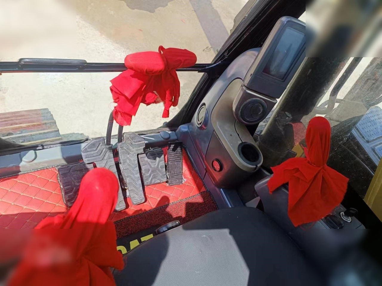 CATERPILLAR 312D - Lánctalpas kotró: 5 kép. CATERPILLAR 312D - Lánctalpas kotró: 5 kép.