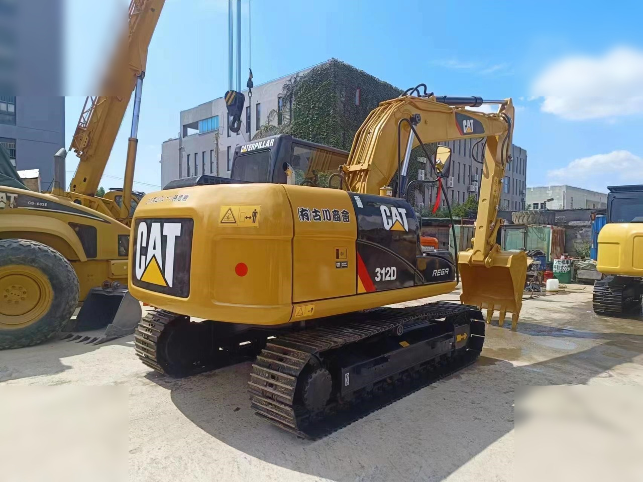 CATERPILLAR 312D - Lánctalpas kotró: 4 kép. CATERPILLAR 312D - Lánctalpas kotró: 4 kép.