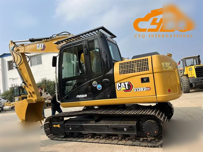 CATERPILLAR 313D2 GC - Lánctalpas kotró: 1 kép. CATERPILLAR 313D2 GC - Lánctalpas kotró: 1 kép.