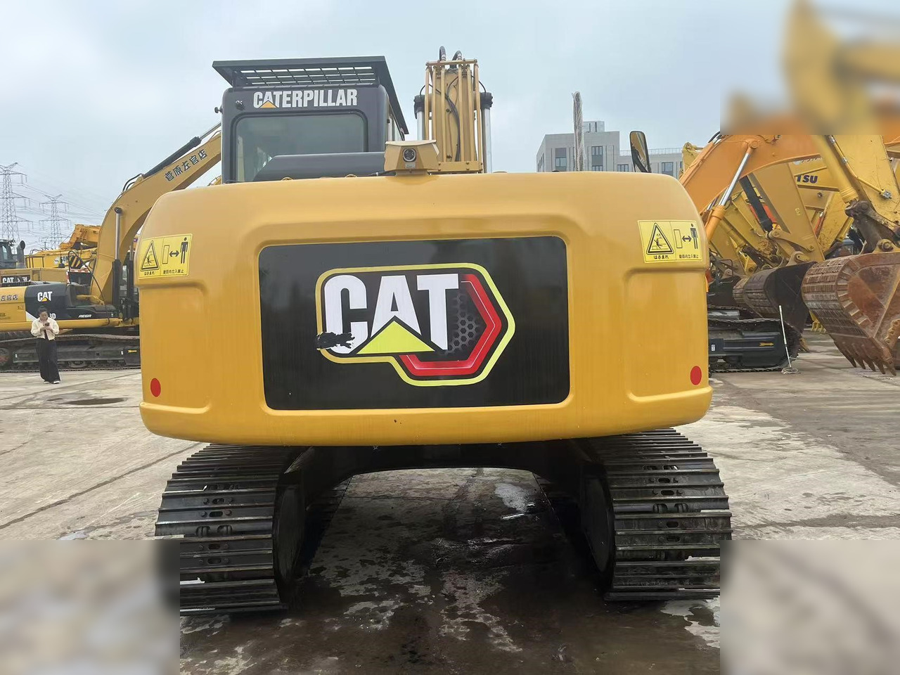 CATERPILLAR 313D2 GC - Lánctalpas kotró: 3 kép. CATERPILLAR 313D2 GC - Lánctalpas kotró: 3 kép.