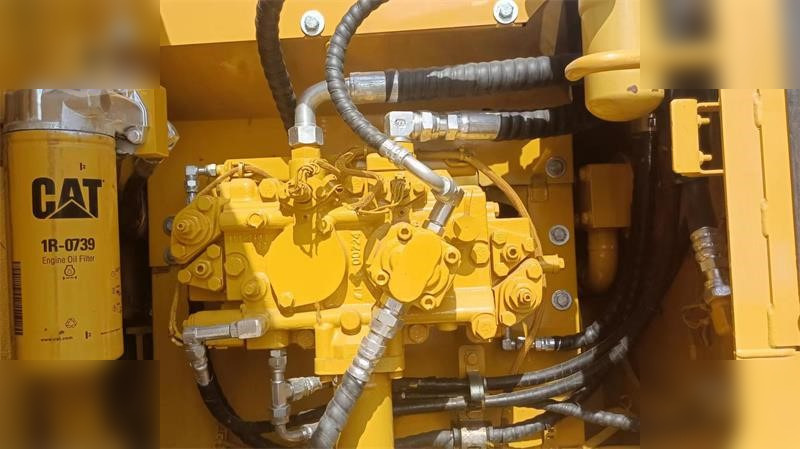 CATERPILLAR 315D - Lánctalpas kotró: 5 kép. CATERPILLAR 315D - Lánctalpas kotró: 5 kép.