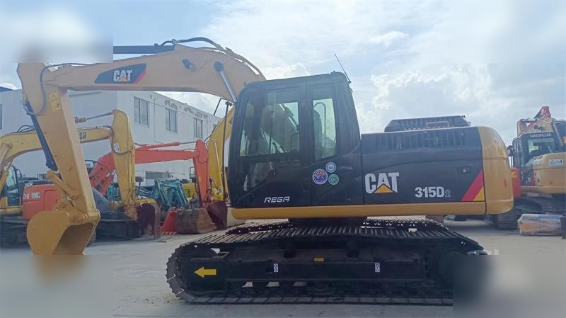 CATERPILLAR 315D - Lánctalpas kotró: 2 kép. CATERPILLAR 315D - Lánctalpas kotró: 2 kép.