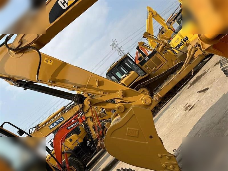 CATERPILLAR 315D - Lánctalpas kotró: 5 kép. CATERPILLAR 315D - Lánctalpas kotró: 5 kép.