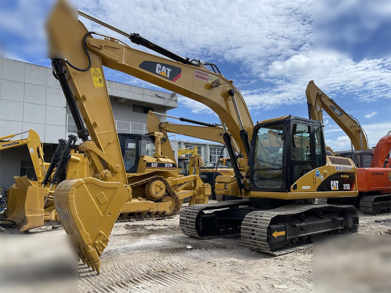 CATERPILLAR 315DL - Lánctalpas kotró: 1 kép. CATERPILLAR 315DL - Lánctalpas kotró: 1 kép.
