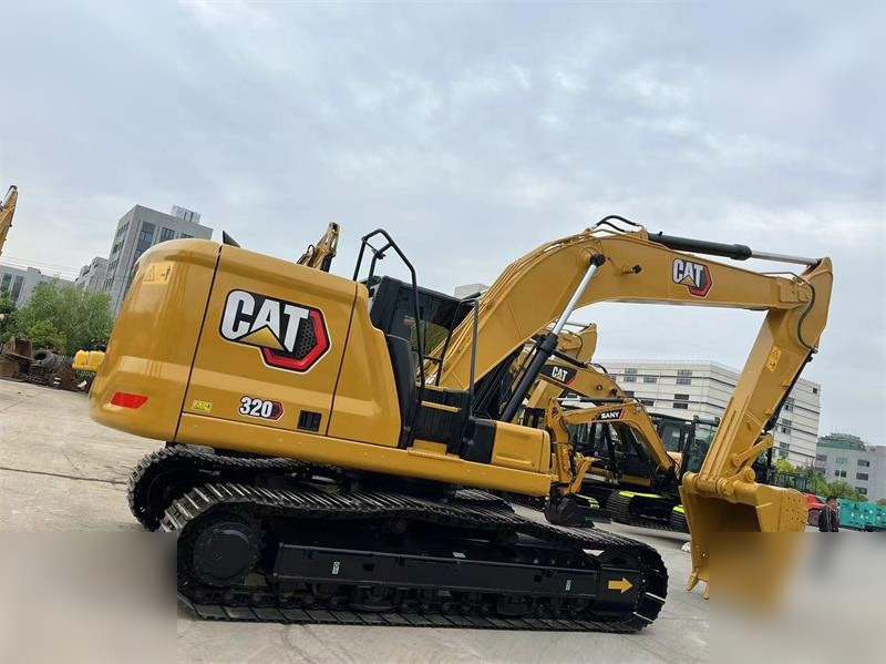 CATERPILLAR 320 - Lánctalpas kotró: 3 kép. CATERPILLAR 320 - Lánctalpas kotró: 3 kép.