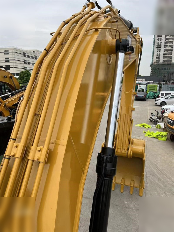 CATERPILLAR 320 - Lánctalpas kotró: 5 kép. CATERPILLAR 320 - Lánctalpas kotró: 5 kép.