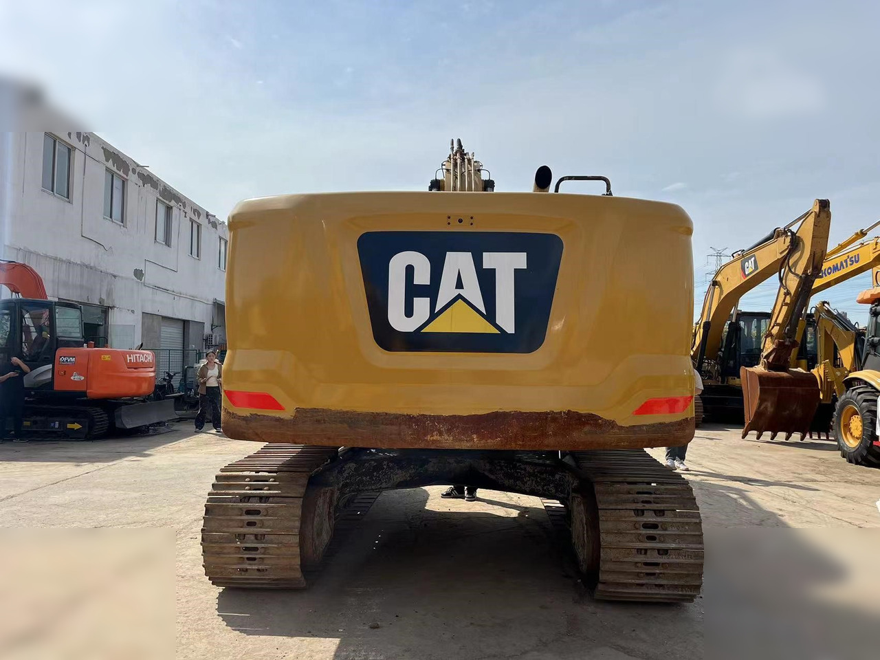 CATERPILLAR 320 - Lánctalpas kotró: 2 kép. CATERPILLAR 320 - Lánctalpas kotró: 2 kép.