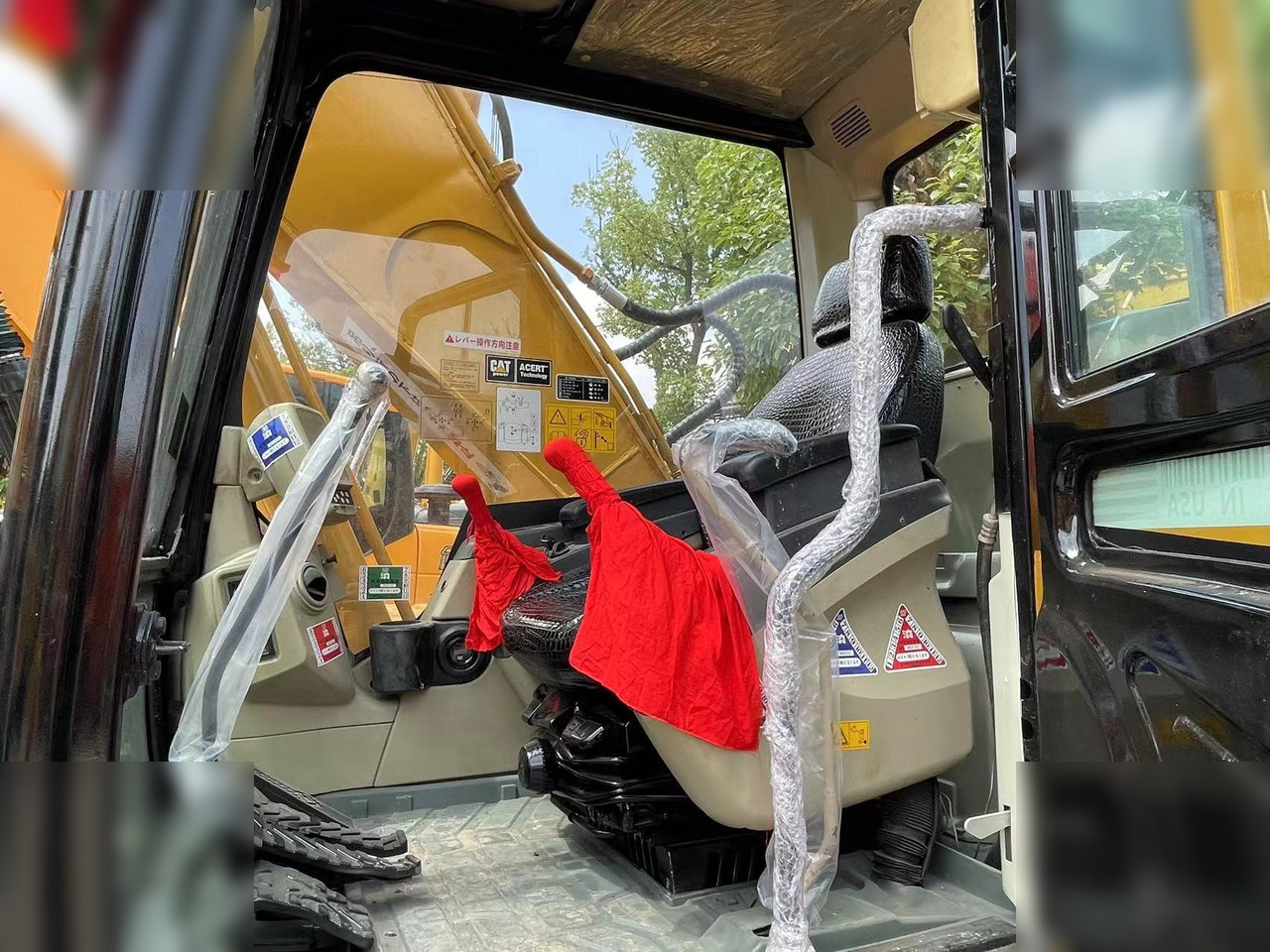 Lánctalpas kotró CATERPILLAR 320CL: 6 kép.