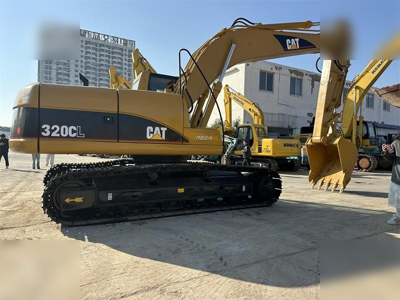 CATERPILLAR 320CL - Lánctalpas kotró: 1 kép. CATERPILLAR 320CL - Lánctalpas kotró: 1 kép.