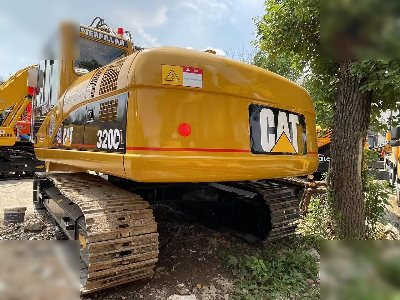 CATERPILLAR 320CL - Lánctalpas kotró: 4 kép. CATERPILLAR 320CL - Lánctalpas kotró: 4 kép.
