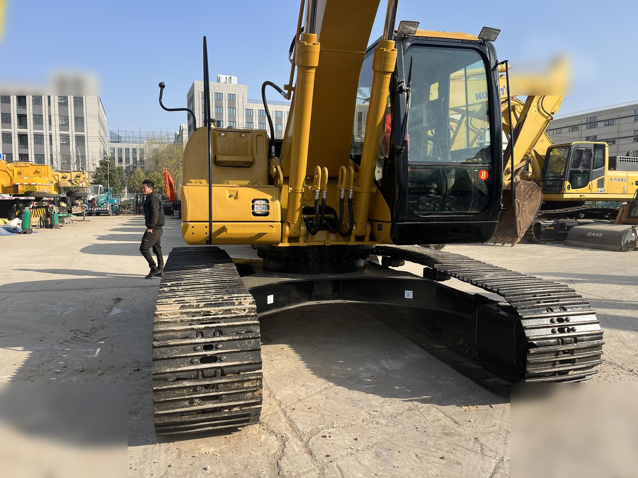 CATERPILLAR 320CL - Lánctalpas kotró: 3 kép. CATERPILLAR 320CL - Lánctalpas kotró: 3 kép.