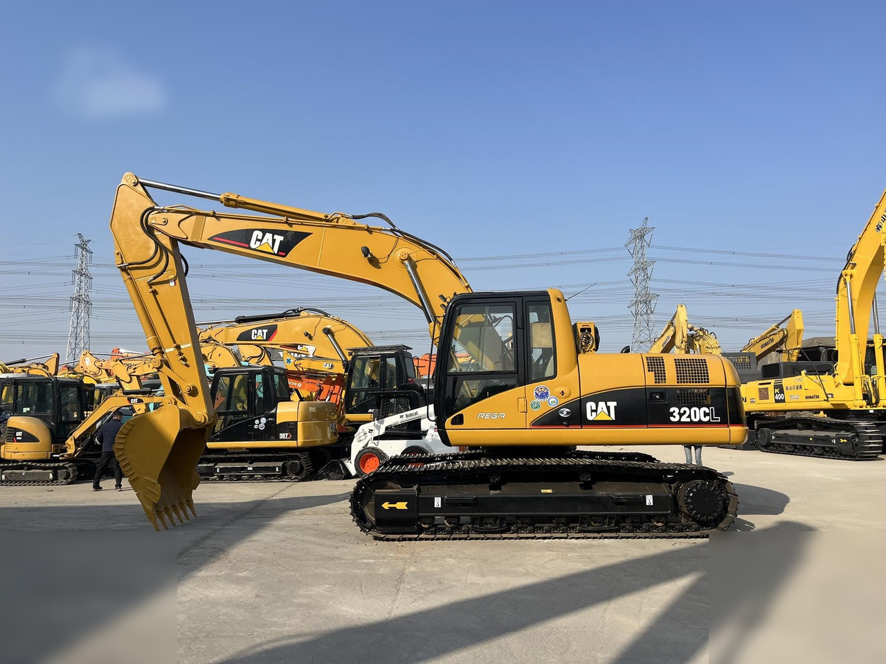CATERPILLAR 320CL - Lánctalpas kotró: 1 kép. CATERPILLAR 320CL - Lánctalpas kotró: 1 kép.