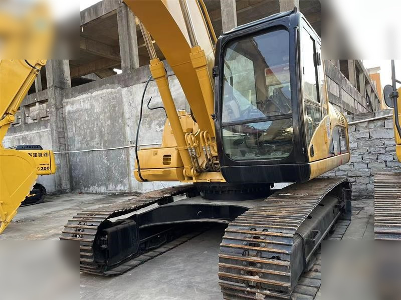 CATERPILLAR 320CL - Lánctalpas kotró: 5 kép. CATERPILLAR 320CL - Lánctalpas kotró: 5 kép.