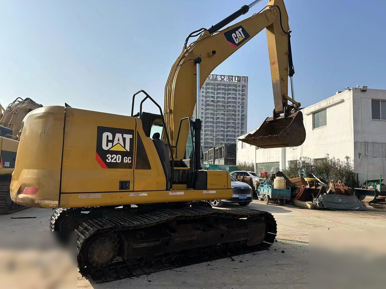 CATERPILLAR 320GC - Lánctalpas kotró: 1 kép. CATERPILLAR 320GC - Lánctalpas kotró: 1 kép.