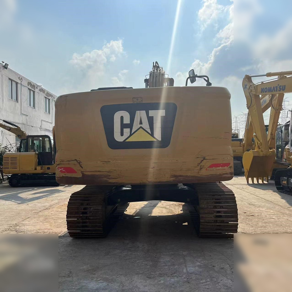 CATERPILLAR 320GC - Lánctalpas kotró: 4 kép. CATERPILLAR 320GC - Lánctalpas kotró: 4 kép.