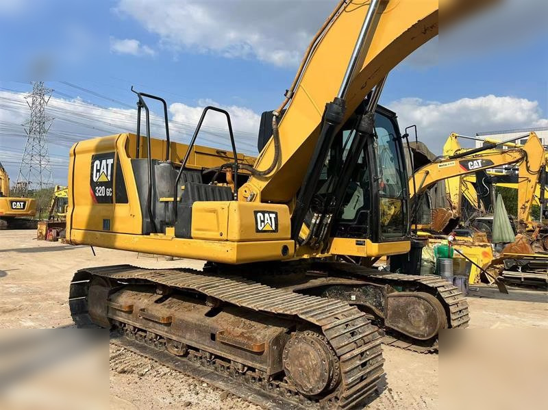 CATERPILLAR 320GC - Lánctalpas kotró: 4 kép. CATERPILLAR 320GC - Lánctalpas kotró: 4 kép.