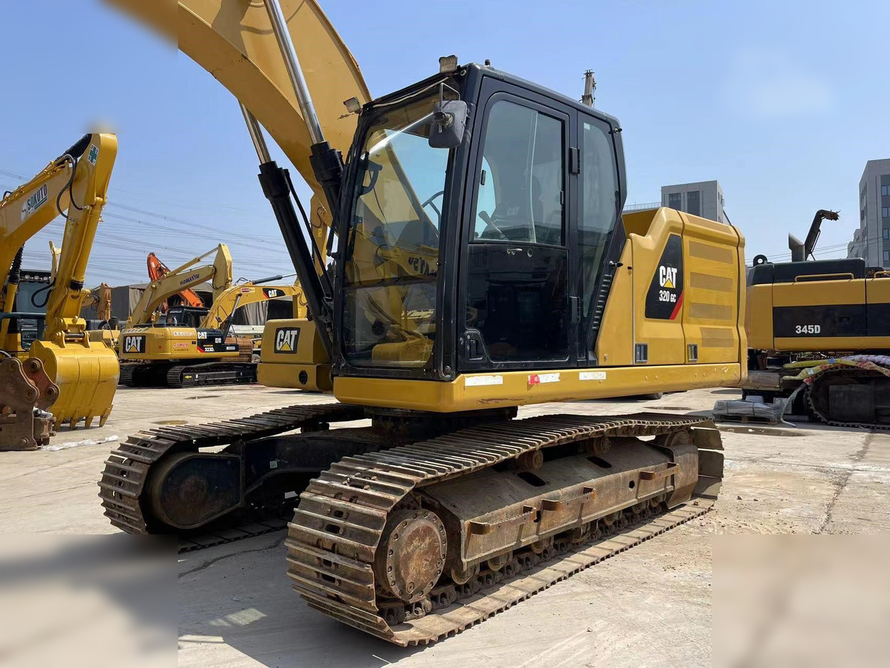CATERPILLAR 320GC - Lánctalpas kotró: 4 kép. CATERPILLAR 320GC - Lánctalpas kotró: 4 kép.