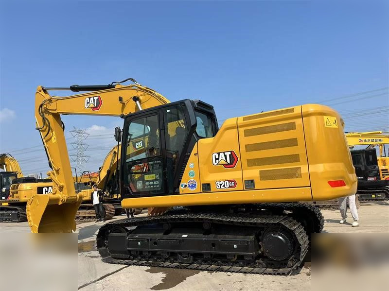 CATERPILLAR 320GC - Lánctalpas kotró: 3 kép. CATERPILLAR 320GC - Lánctalpas kotró: 3 kép.