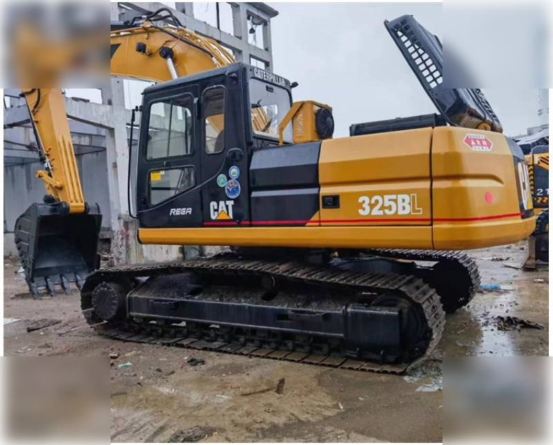 CATERPILLAR 325BL - Lánctalpas kotró: 1 kép. CATERPILLAR 325BL - Lánctalpas kotró: 1 kép.
