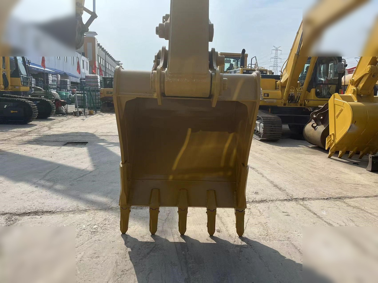 Lánctalpas kotró CATERPILLAR 325DL: 6 kép.