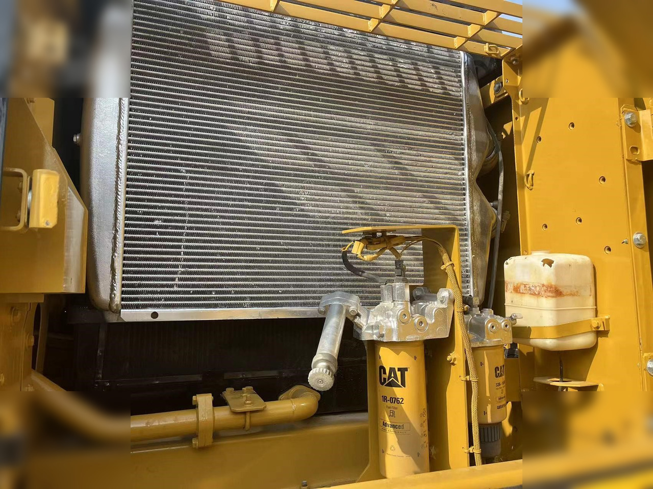 Lánctalpas kotró CATERPILLAR 325DL: 8 kép.