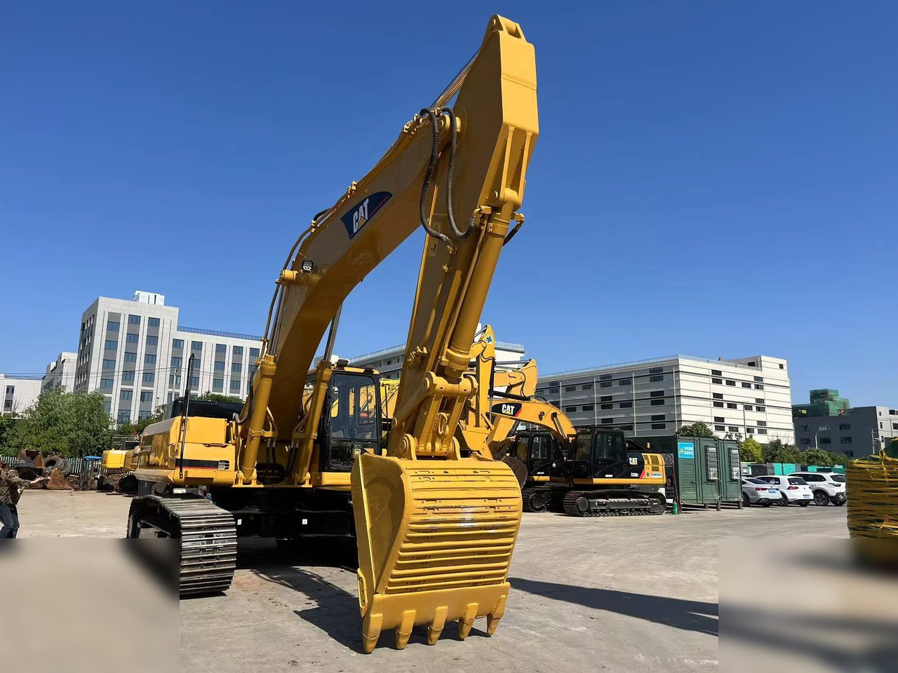 CATERPILLAR 330BL - Lánctalpas kotró: 3 kép. CATERPILLAR 330BL - Lánctalpas kotró: 3 kép.