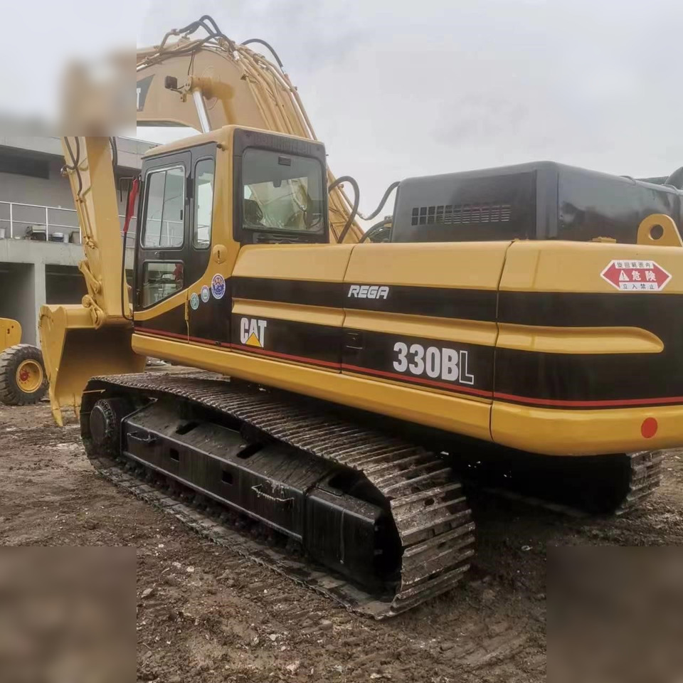 CATERPILLAR 330BL - Lánctalpas kotró: 3 kép. CATERPILLAR 330BL - Lánctalpas kotró: 3 kép.