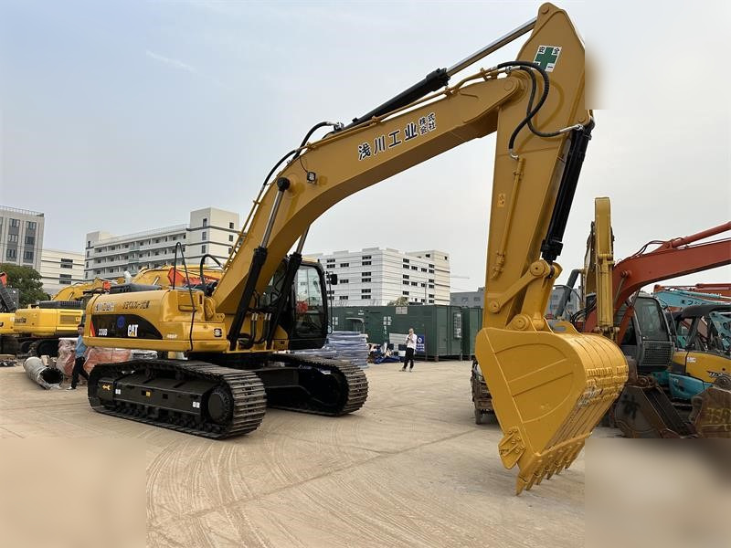 CATERPILLAR 330D - Lánctalpas kotró: 3 kép. CATERPILLAR 330D - Lánctalpas kotró: 3 kép.