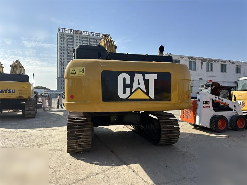 CATERPILLAR 330D - Lánctalpas kotró: 2 kép. CATERPILLAR 330D - Lánctalpas kotró: 2 kép.