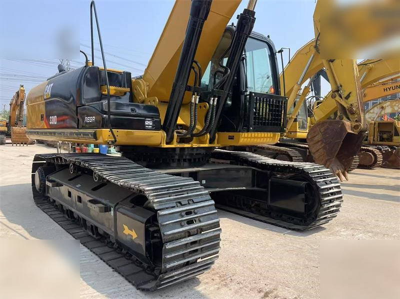 CATERPILLAR 330D - Lánctalpas kotró: 4 kép. CATERPILLAR 330D - Lánctalpas kotró: 4 kép.