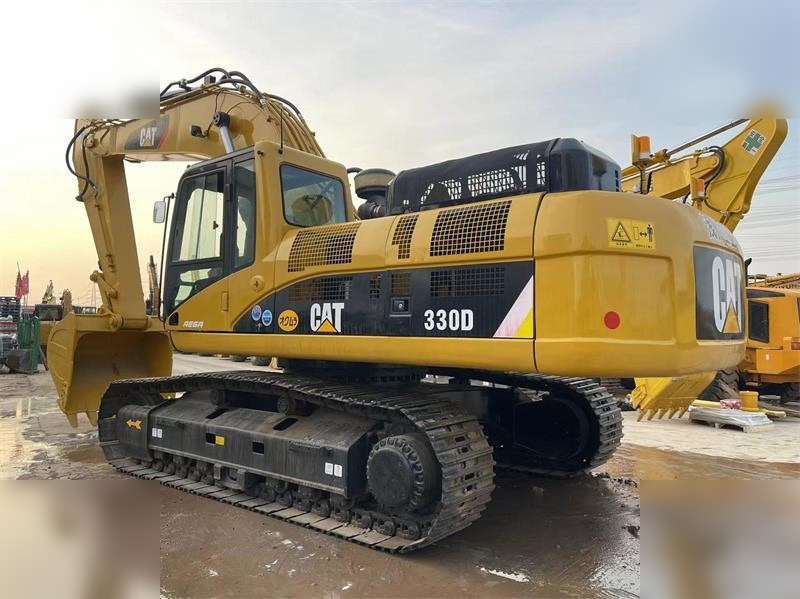 CATERPILLAR 330D - Lánctalpas kotró: 3 kép. CATERPILLAR 330D - Lánctalpas kotró: 3 kép.