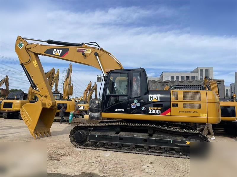 CATERPILLAR 330D2 - Lánctalpas kotró: 1 kép. CATERPILLAR 330D2 - Lánctalpas kotró: 1 kép.