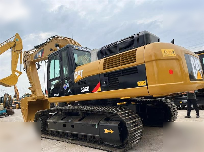 CATERPILLAR 336D - Lánctalpas kotró: 2 kép. CATERPILLAR 336D - Lánctalpas kotró: 2 kép.