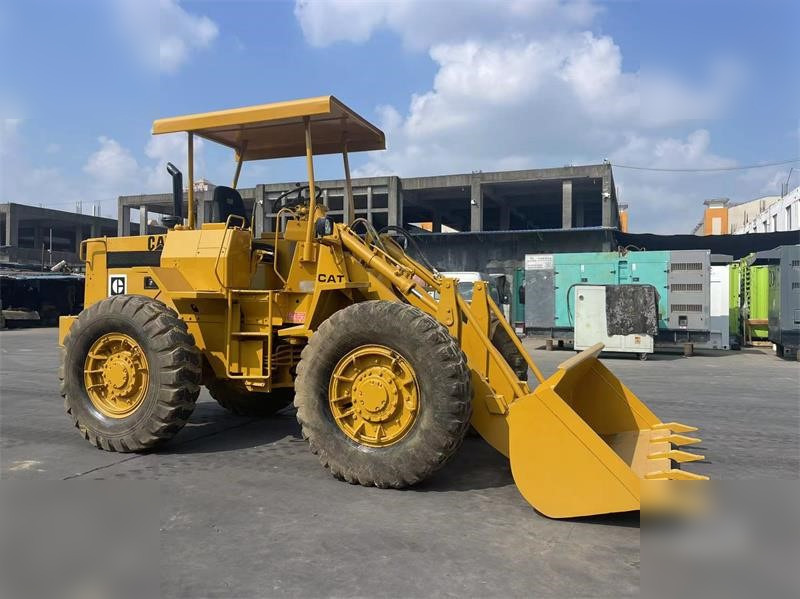 CATERPILLAR 910 - Gumikerekes homlokrakodó: 1 kép. CATERPILLAR 910 - Gumikerekes homlokrakodó: 1 kép.