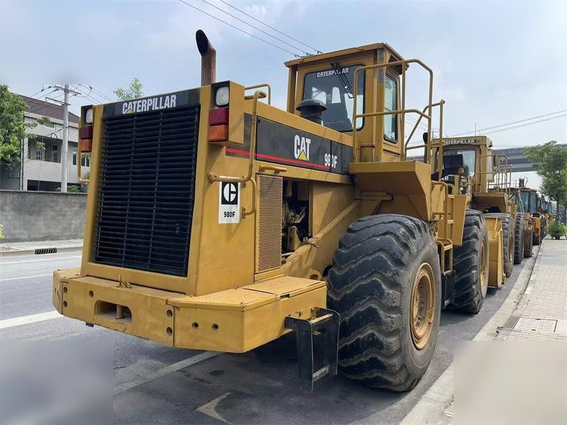 CATERPILLAR 980F - Gumikerekes homlokrakodó: 3 kép. CATERPILLAR 980F - Gumikerekes homlokrakodó: 3 kép.