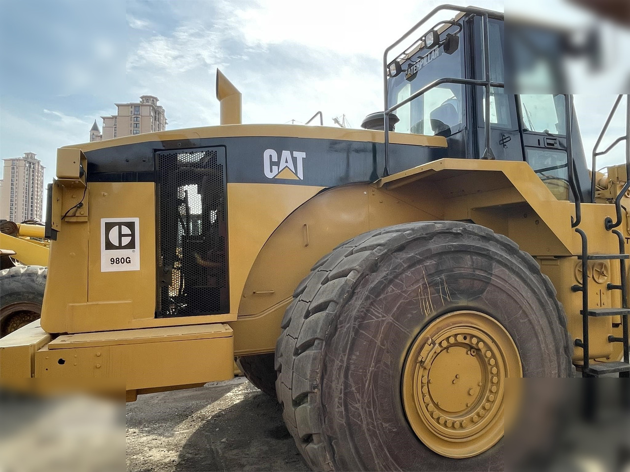 CATERPILLAR 980G - Gumikerekes homlokrakodó: 2 kép. CATERPILLAR 980G - Gumikerekes homlokrakodó: 2 kép.