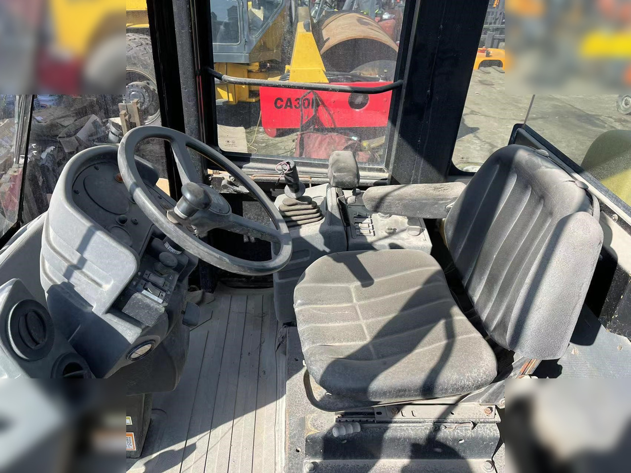 CATERPILLAR CS-583D - Henger: 4 kép. CATERPILLAR CS-583D - Henger: 4 kép.