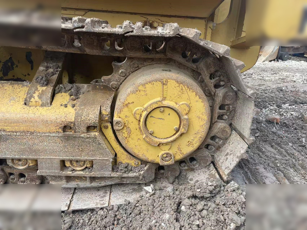 CATERPILLAR D5G XL - Buldózer: 3 kép. CATERPILLAR D5G XL - Buldózer: 3 kép.