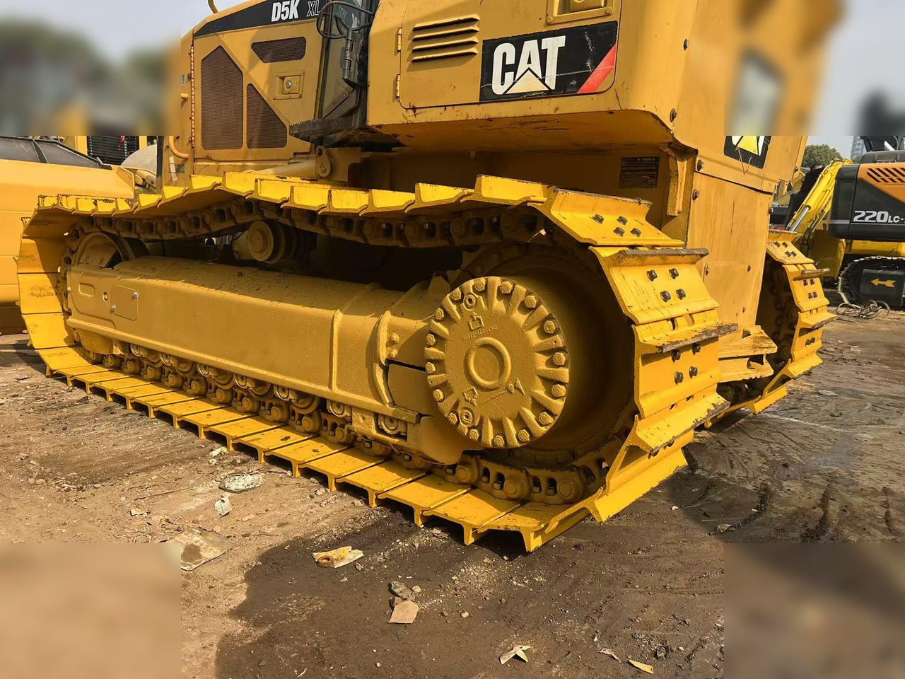 CATERPILLAR D5K XL - Buldózer: 5 kép. CATERPILLAR D5K XL - Buldózer: 5 kép.