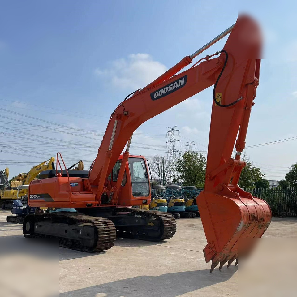 DOOSAN DH300 LC-7 - Lánctalpas kotró: 5 kép. DOOSAN DH300 LC-7 - Lánctalpas kotró: 5 kép.