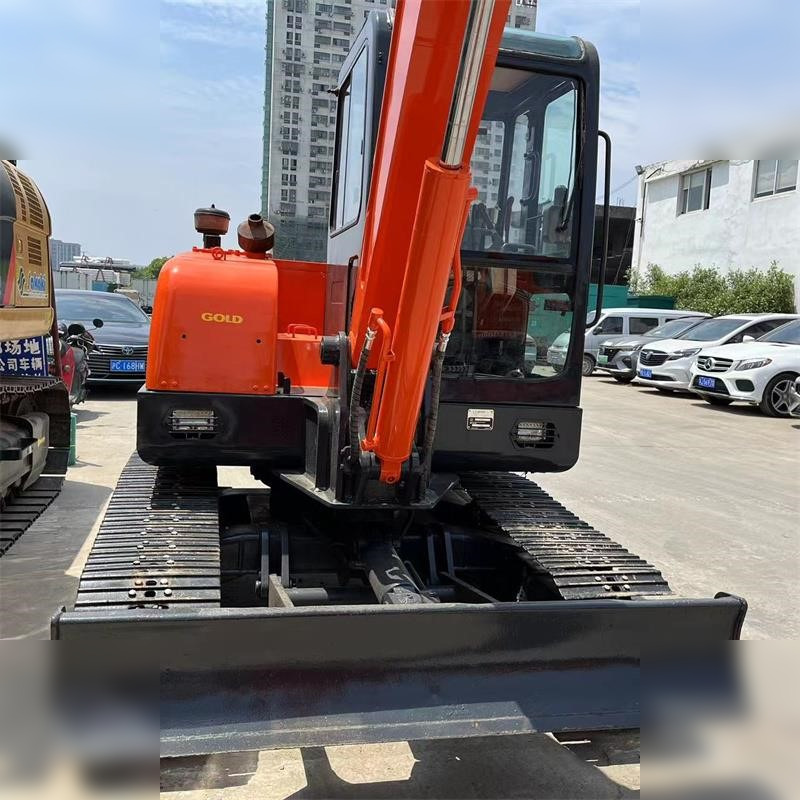 DOOSAN DH55-V - Minikotró: 4 kép. DOOSAN DH55-V - Minikotró: 4 kép.
