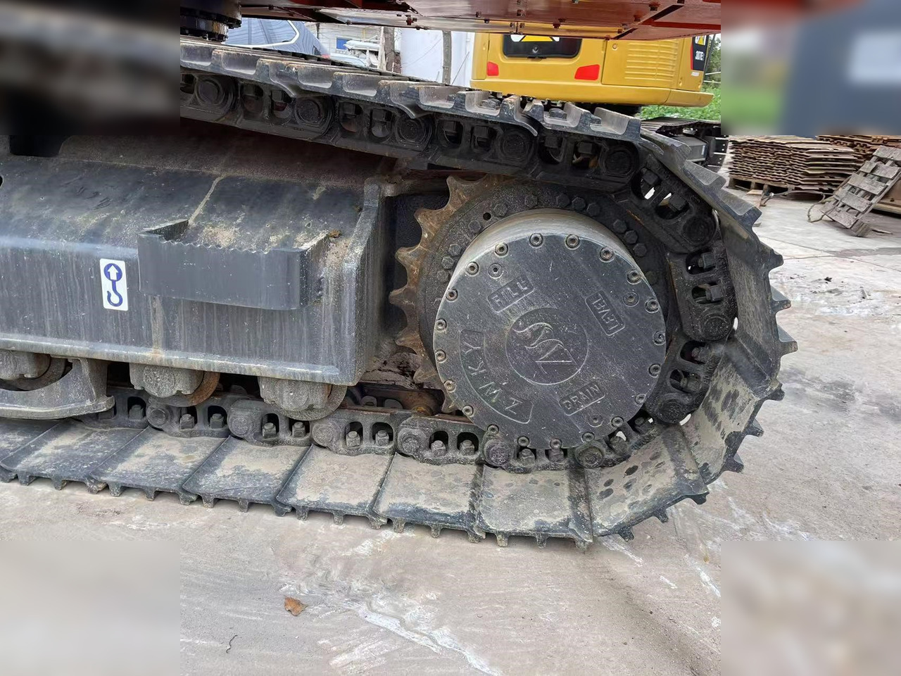 DOOSAN DX225 LC - Lánctalpas kotró: 5 kép. DOOSAN DX225 LC - Lánctalpas kotró: 5 kép.