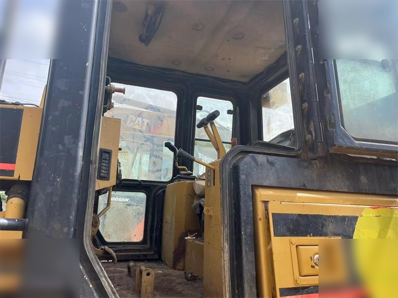 DOOSAN DX225 LCA - Lánctalpas kotró: 5 kép. DOOSAN DX225 LCA - Lánctalpas kotró: 5 kép.