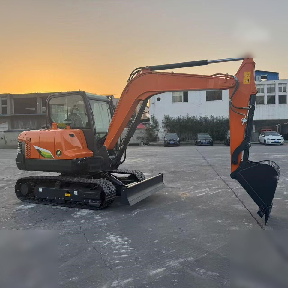 DOOSAN DX60E-10N - Lánctalpas kotró: 4 kép. DOOSAN DX60E-10N - Lánctalpas kotró: 4 kép.