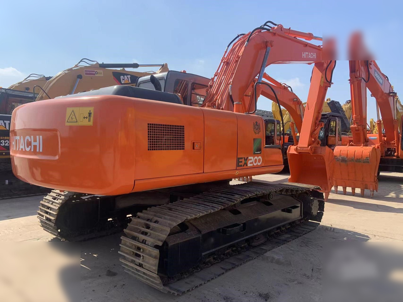 Lánctalpas kotró HITACHI EX200-5: 6 kép.