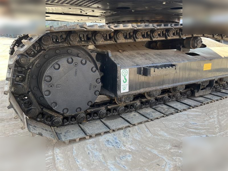 HITACHI ZX120 - Lánctalpas kotró: 4 kép. HITACHI ZX120 - Lánctalpas kotró: 4 kép.