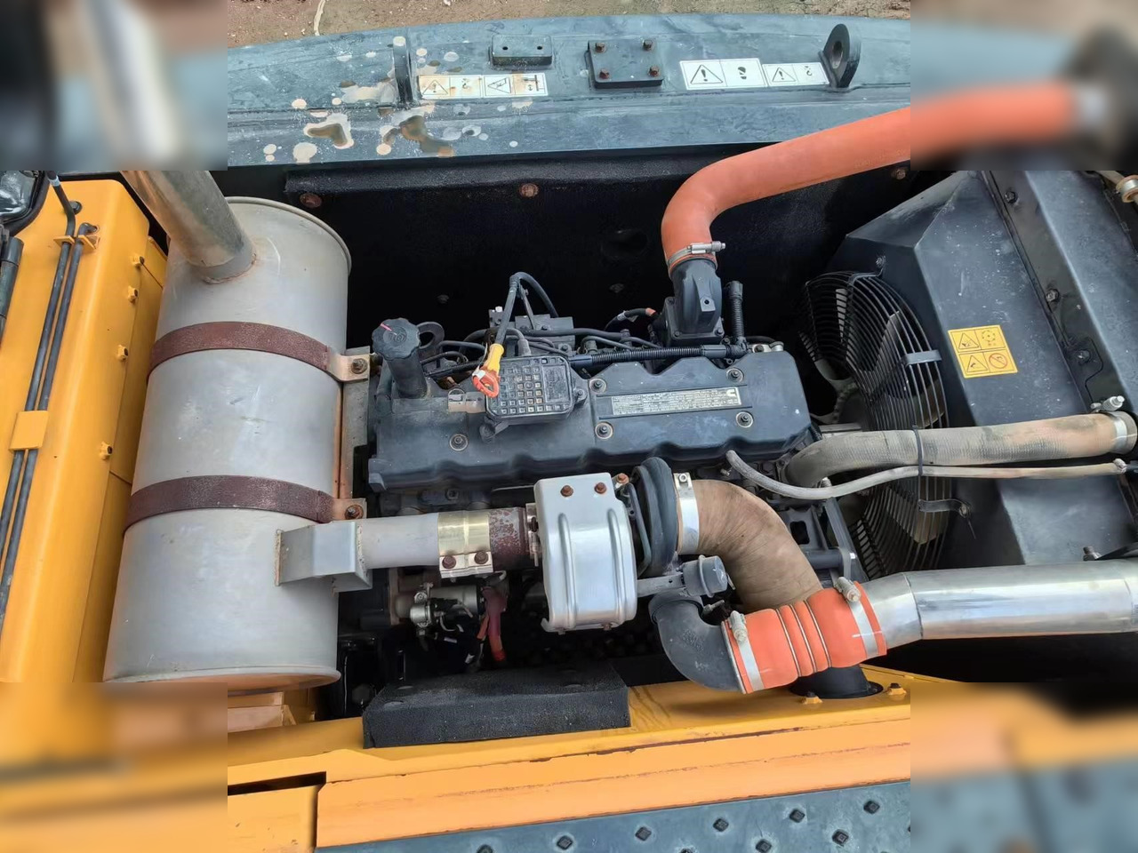 Lánctalpas kotró HYUNDAI 225LC-9: 8 kép. Lánctalpas kotró HYUNDAI 225LC-9: 8 kép.