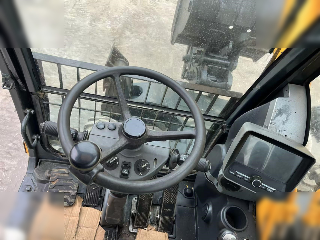 HYUNDAI ROBEX 210W-9S - Gumikerekes kotró: 5 kép. HYUNDAI ROBEX 210W-9S - Gumikerekes kotró: 5 kép.