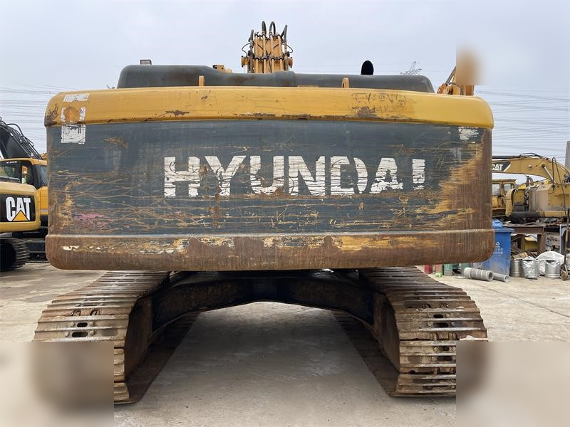 HYUNDAI ROBEX 220 LC-9 - Lánctalpas kotró: 5 kép. HYUNDAI ROBEX 220 LC-9 - Lánctalpas kotró: 5 kép.