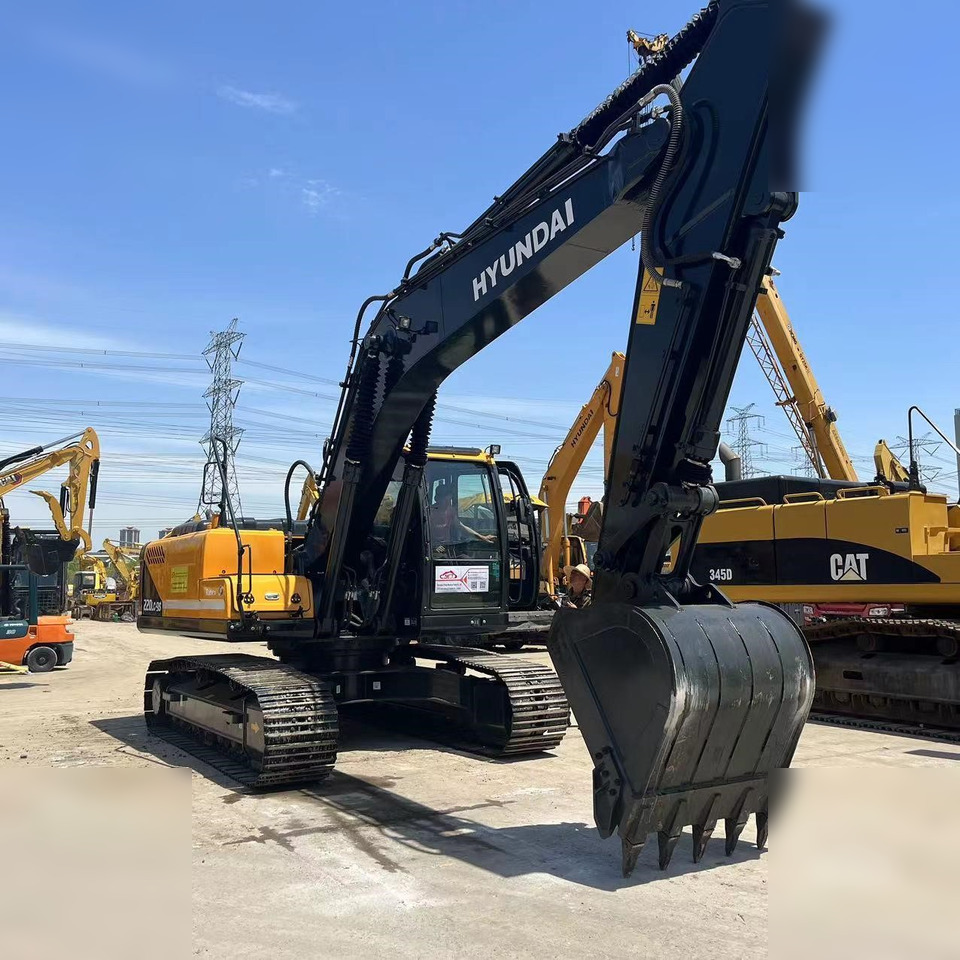 HYUNDAI ROBEX 220 LC-9S - Lánctalpas kotró: 4 kép. HYUNDAI ROBEX 220 LC-9S - Lánctalpas kotró: 4 kép.